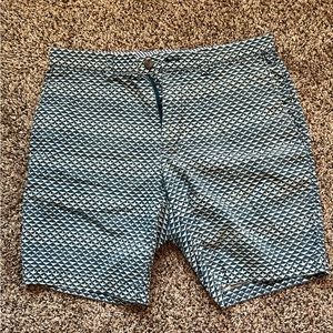Banana Republic Mens Shorts Blue White Triangle Print Size 32